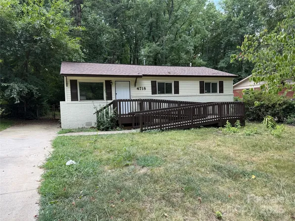 4718 Woodstone Dr, Charlotte, NC 28269