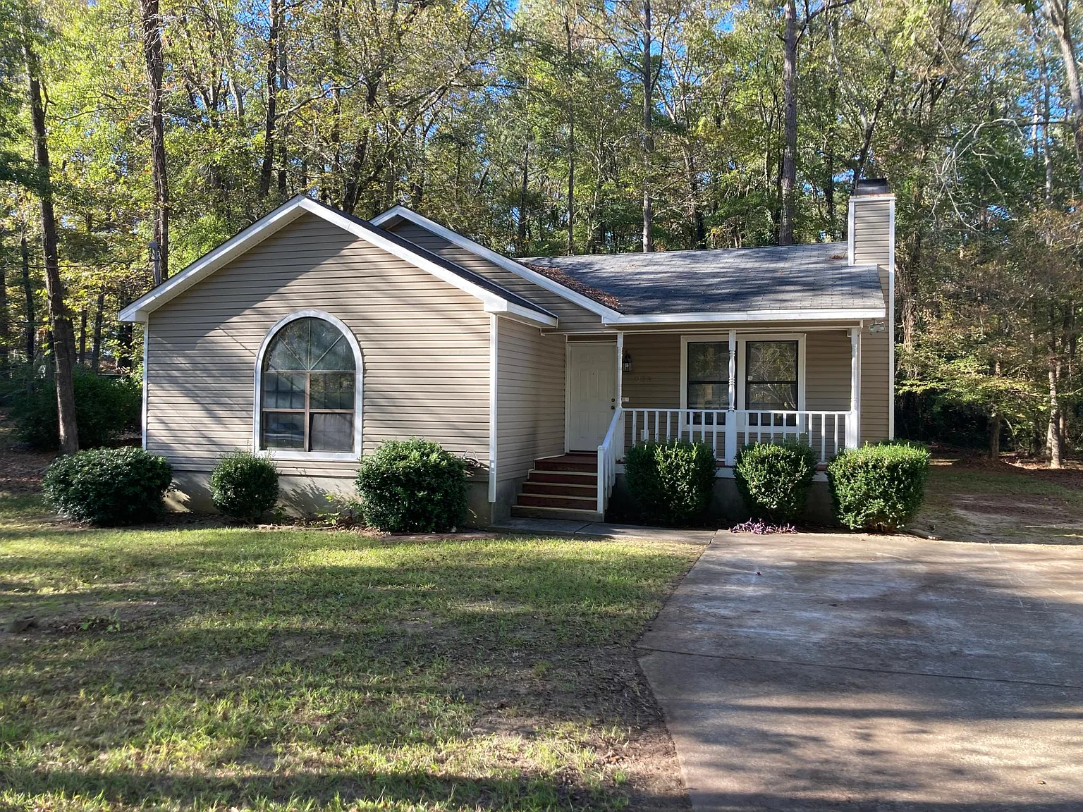 4 bed, 1582 sqft, $1,800 — Photo 1