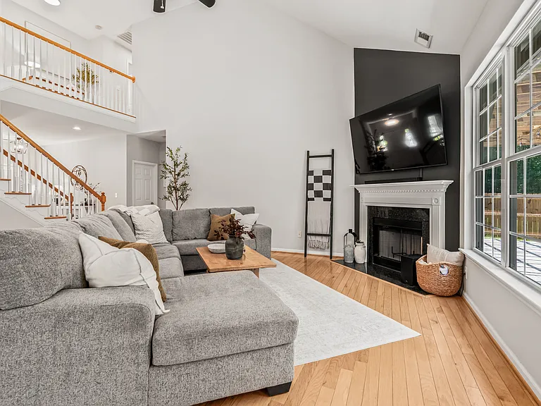 706 Beverly Dr — Photo 23