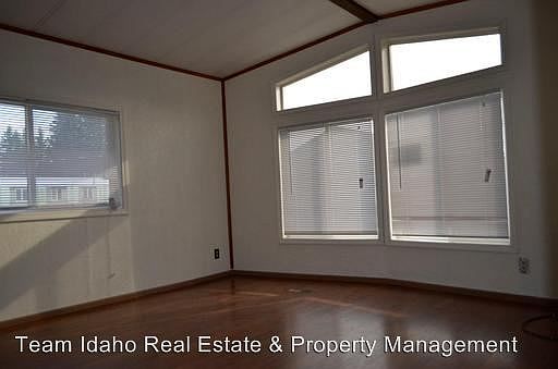 5th image of 2305 S Main St Trailer 1