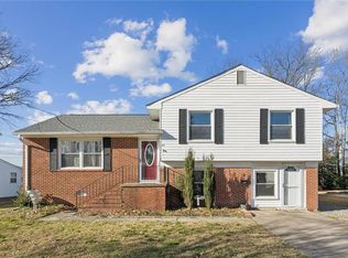 25 Northampton Dr, Hampton, VA 23666