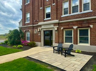 Riverview Red Door Living, Lakewood, OH 44107