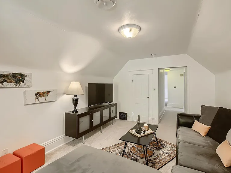 528 Pratt St — Photo 16