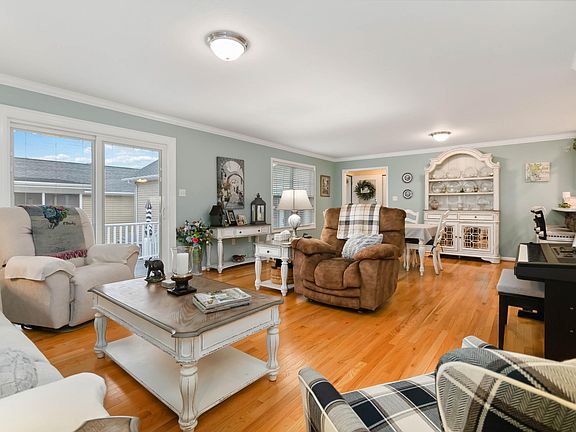 5th image of 562 Ridgefield Dr #562