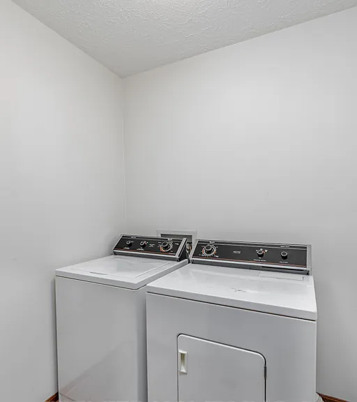 153 E Jones St #C — Photo 8