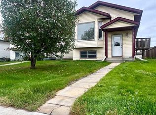 10717 N 74th Ave, Grande Prairie, AB T8W 2T2
