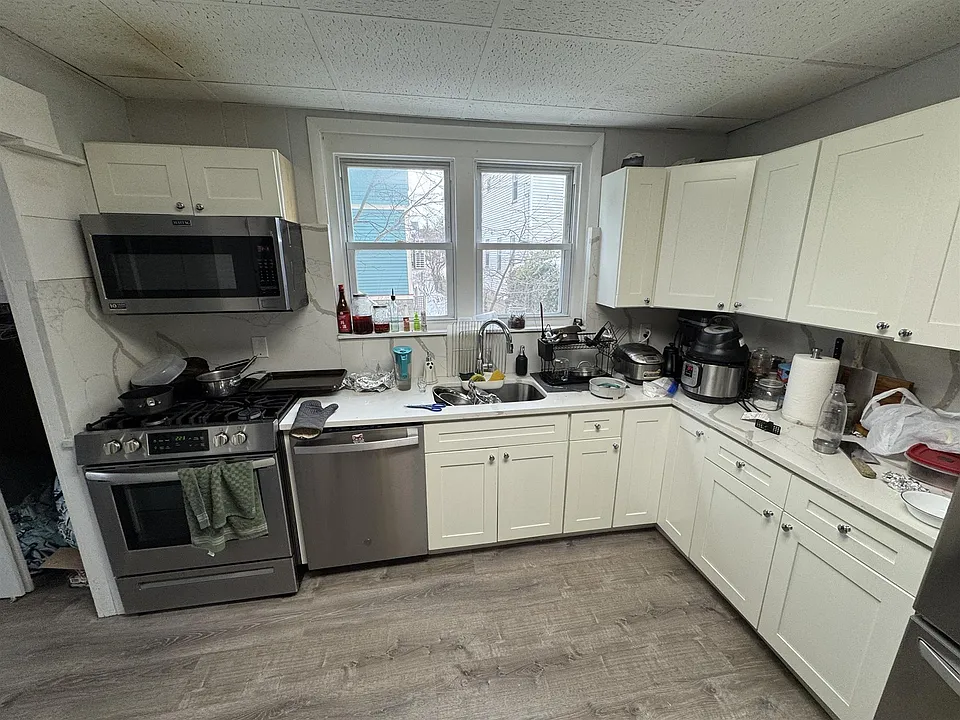 10 Burnham St