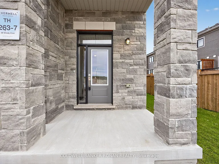 29 Milady Cres — Photo 5