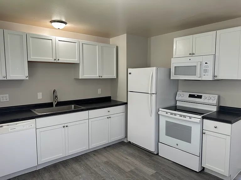 4834 Karen Dr — Photo 4