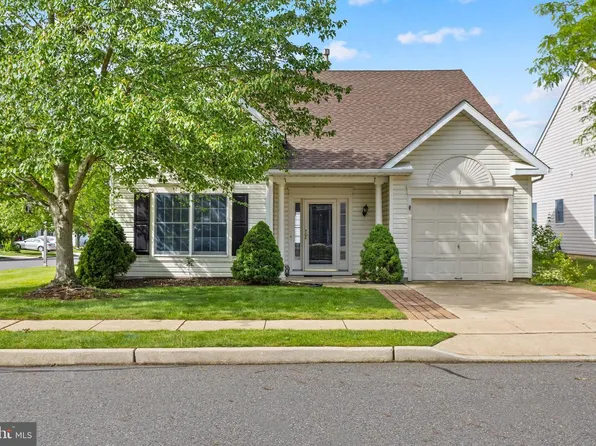 2 Briarwood Ct, Columbus, NJ 08022