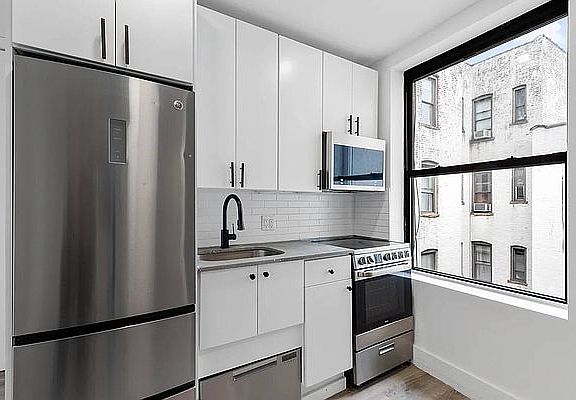 2nd image of 30-44 32nd St #B1