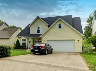 8 Hampton Xing, Hurricane, WV 25526