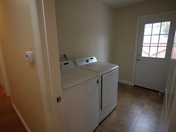 4th image of 832 N Electric Ave