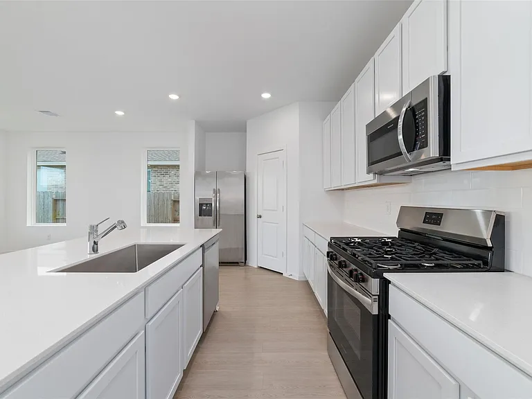 830 Heaven Dr — Photo 7