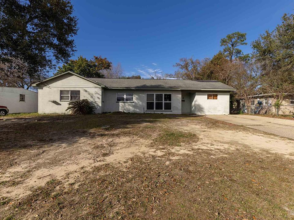 1st image of 4 Dorsay Ln