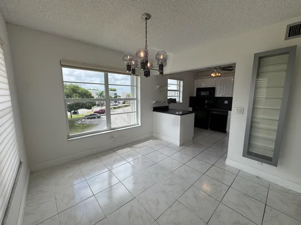 301 Wellington F, West Palm Beach, FL 33417