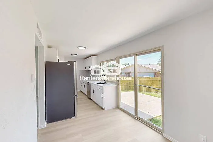 6407 Green Oaks Dr — Photo 11