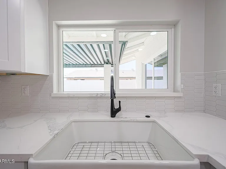 11202 N 43rd Dr — Photo 13