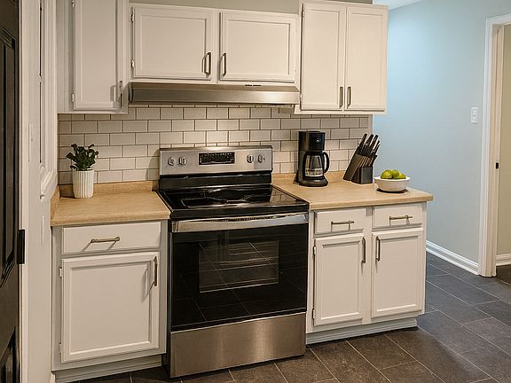 2nd image of 2238 Curry Ave