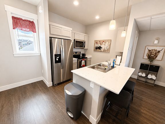5th image of 6031 Catherina Ct