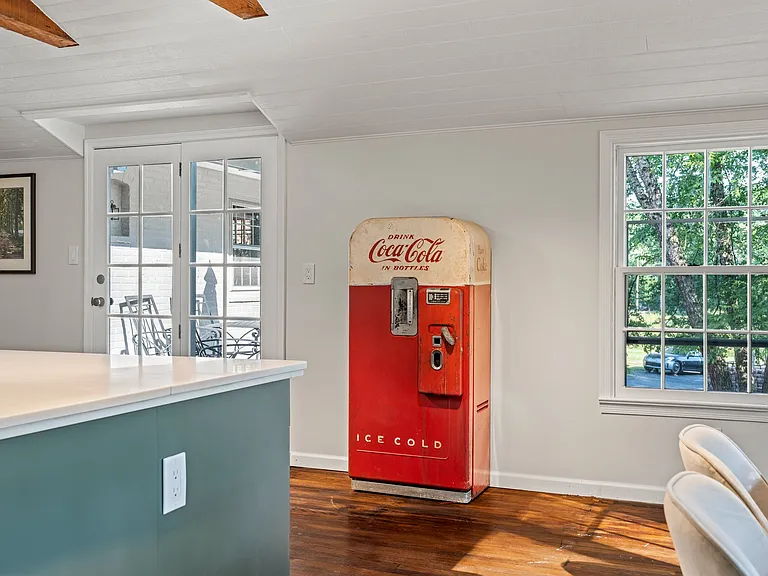 341 Crum Creek Ln — Photo 30