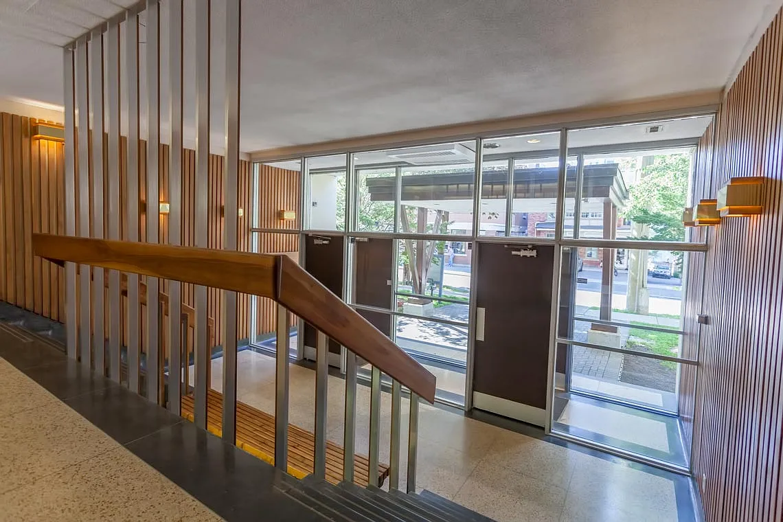 60 Daly Avenue -Canadiana Apartments — Photo 4