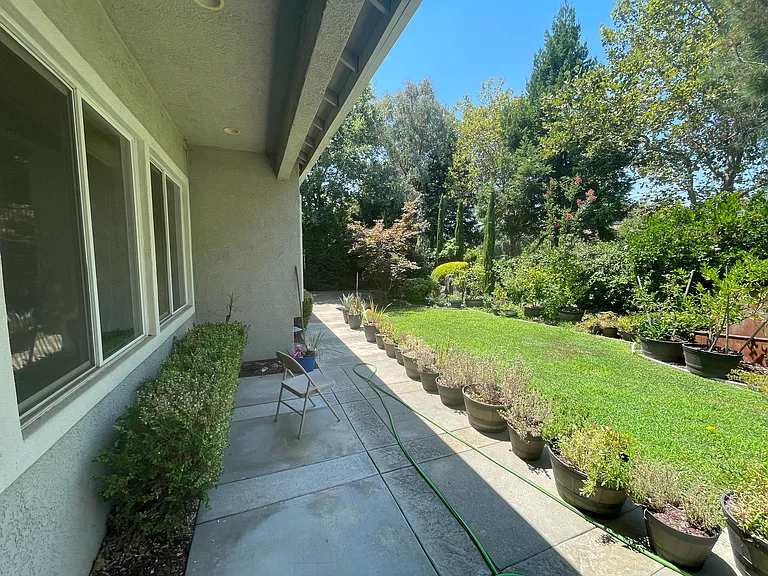 1900 Casterbridge Dr — Photo 49
