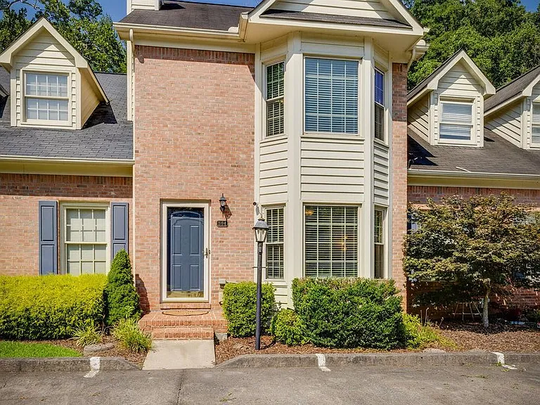 304 Ashley Oaks Private Dr — Photo 1