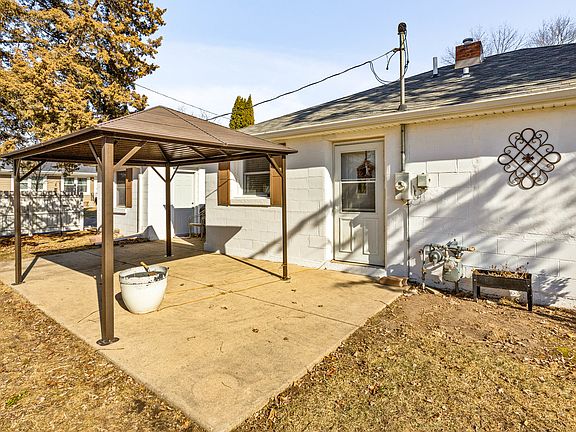 4th image of 611 N West St