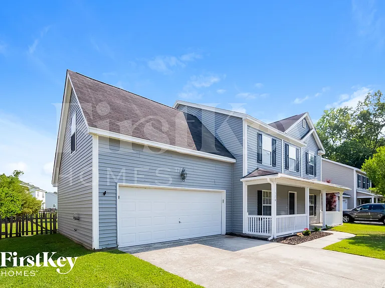 528 Beverly Dr — Photo 2