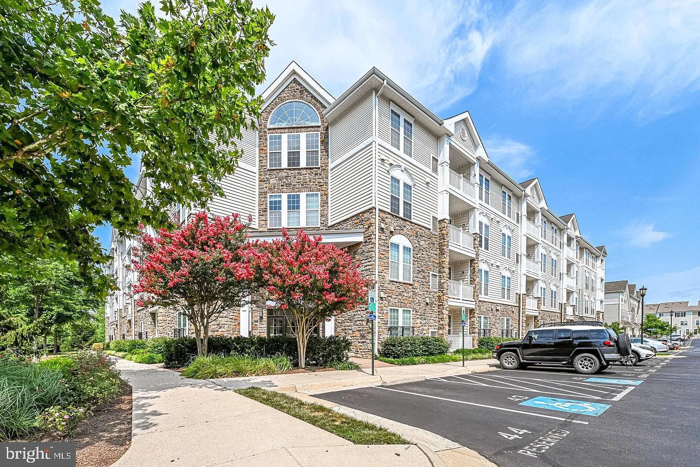 Mercer Park Condominium — Photo 1