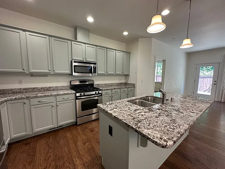 4726 Hadley St — Photo 16