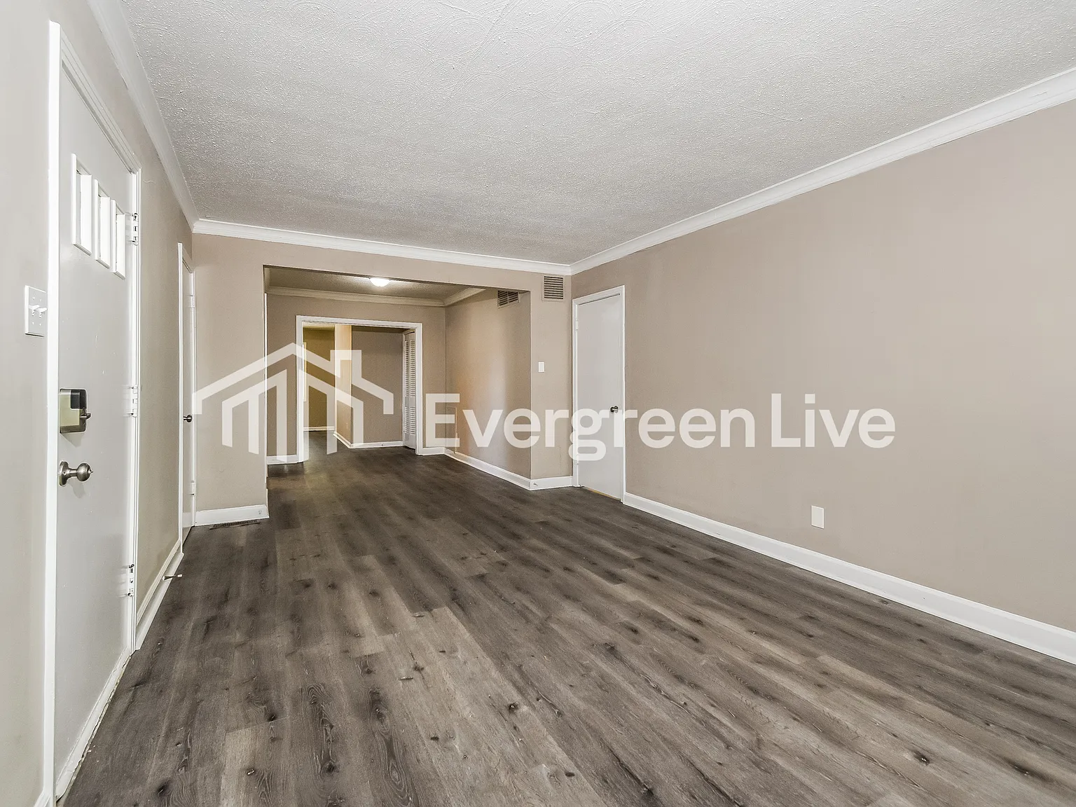 3 bed, 2.0 bath, 1688 sqft, $1,345 — Photo 3