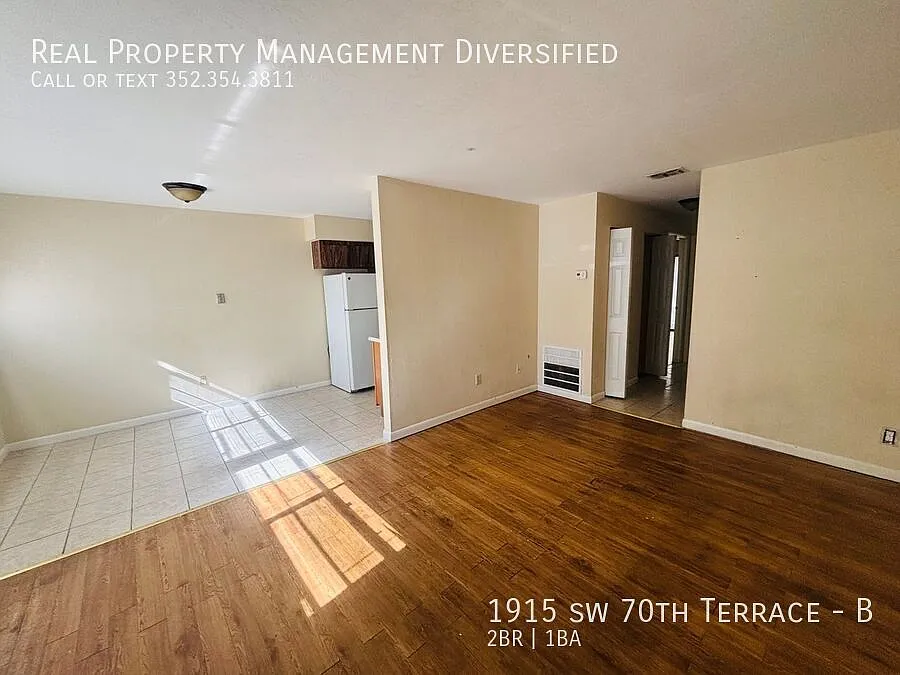 Building Photo - 1915 SW 70th Ter #B