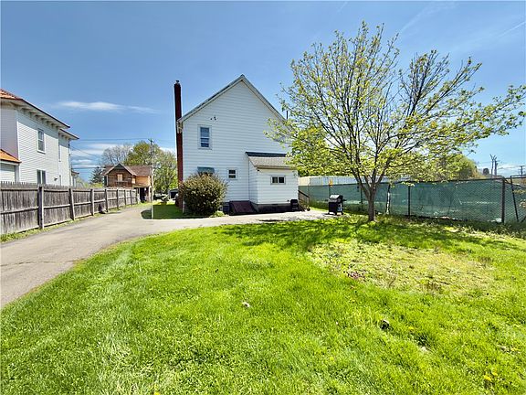 3rd image of 212 Blackmar St