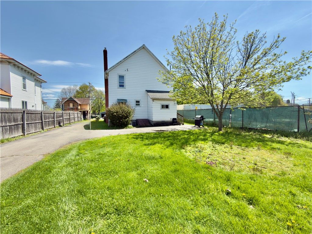 212 Blackmar St, Newark, NY - View 3