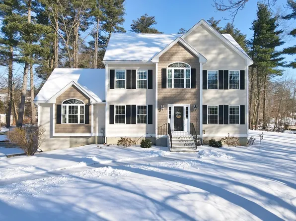 21 Hillside Ter, Dracut, MA 01826