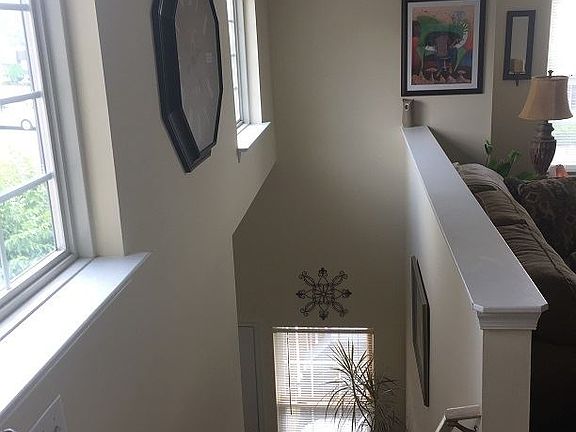 4th image of 1504 Queens Way