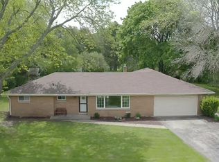 16235 Onondaga Cir, Brookfield, WI 53005