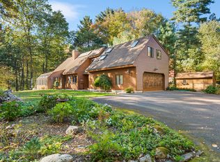 21 Christmas Tree Hl, Canton, CT 06019