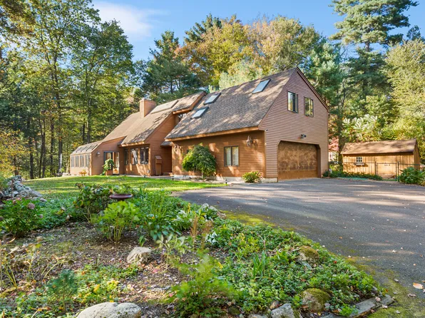 21 Christmas Tree Hill, Canton, CT 06019