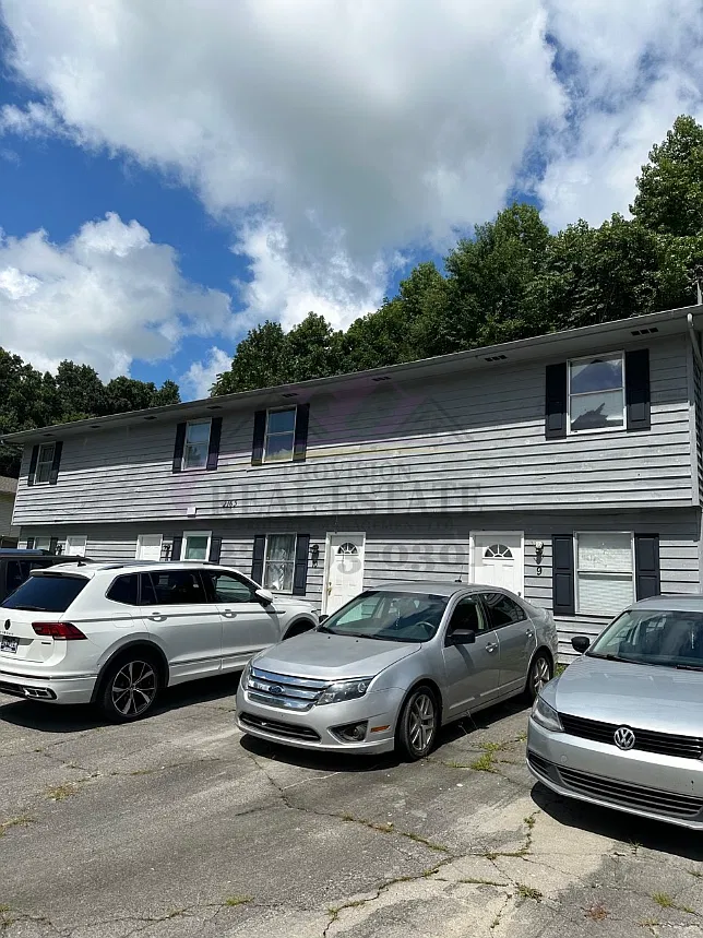 2 bed, 1.5 bath, $995 — Photo 1