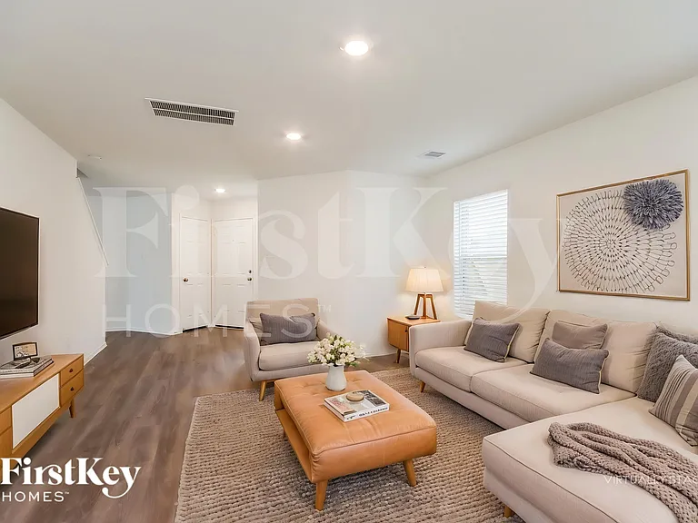 3731 Solanum Dr — Photo 4