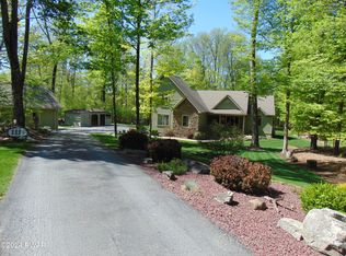 111 Turkey Run Dr, Greentown, PA 18426