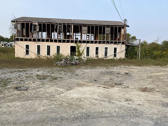2nd image of Woodlands Cir