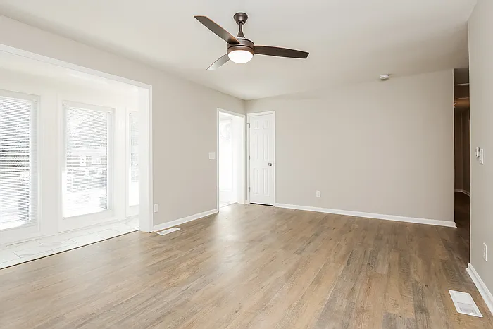 3310 Jules Dr — Photo 4