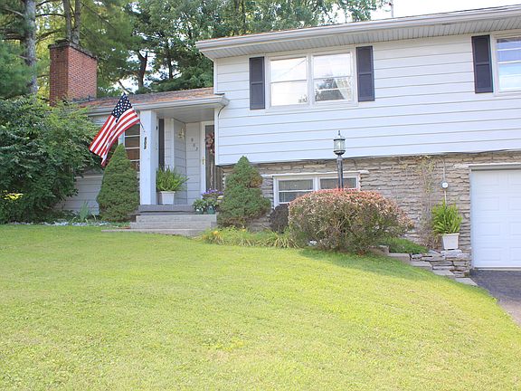 2nd image of 803 Nokomis St