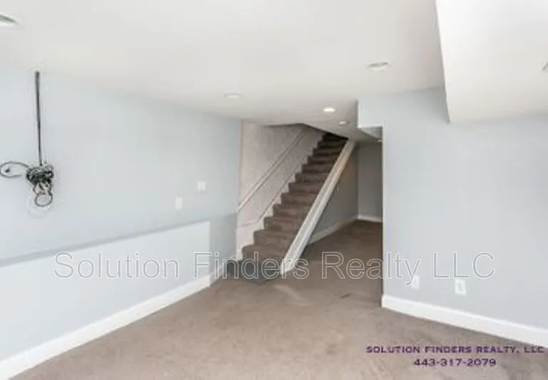 3403 Hudson St — Photo 16