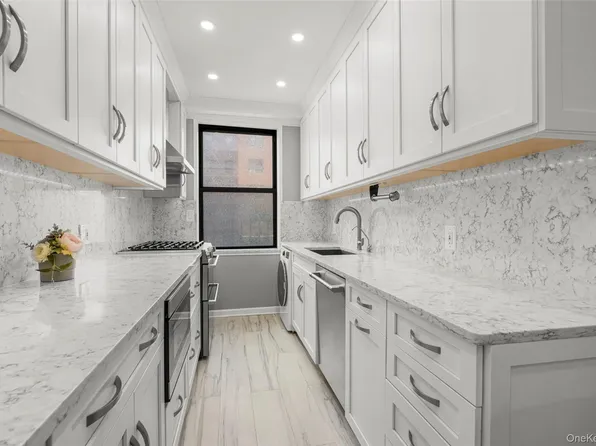 620 W 239th Street #2C, Bronx, NY 10463