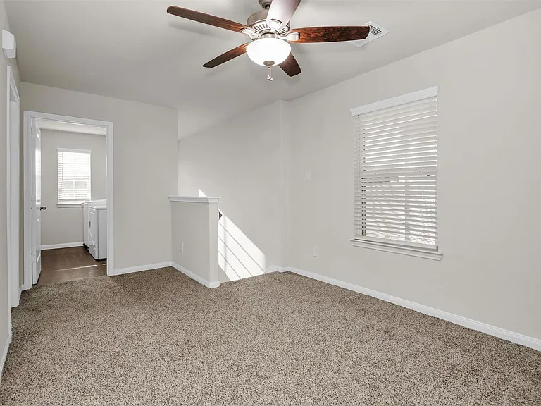 17423 Desmond St — Photo 15